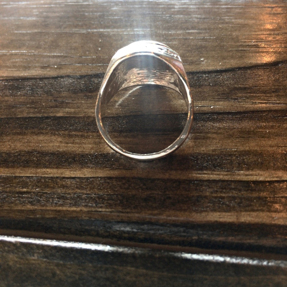 *SOLD* NWOT Silvertone Faux Black onyx ring - Picture 4 of 4
